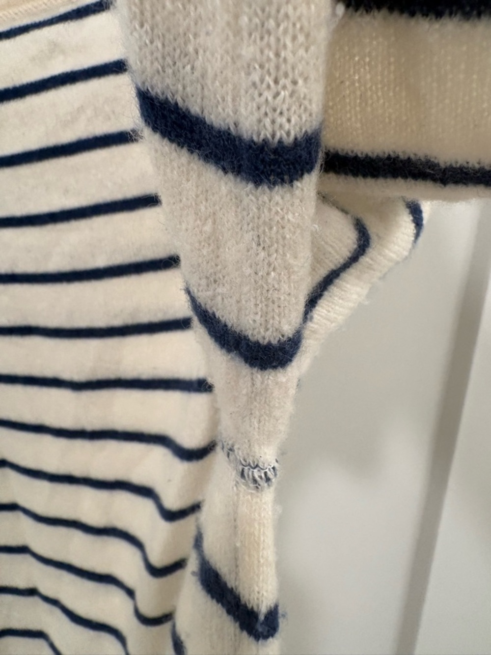 Jill Roberts Navy White Stripe Nautical 100% Cashmere Knit Sweater Size Medium - Picture 10 of 12